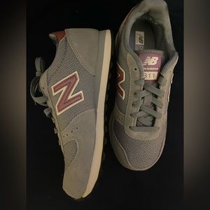 New Balance 311 size 6